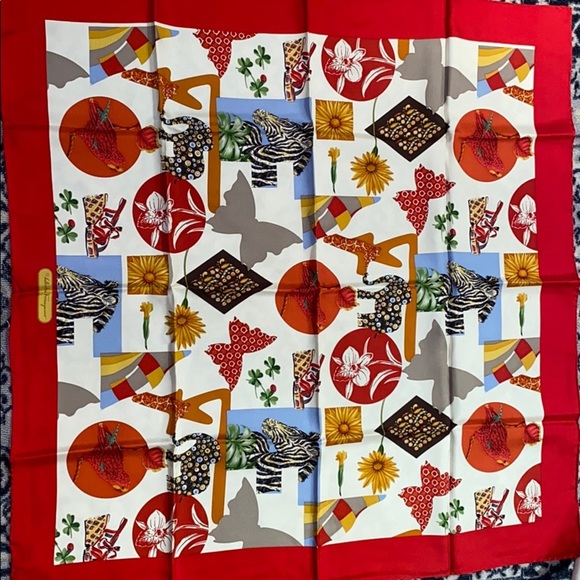 Ferraragamo authentic Square silk scarf 34inch - Picture 2 of 8